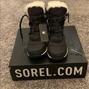 Sorel Whitney Short Lace Boots